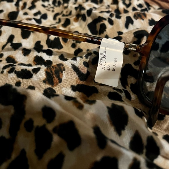 Givenchy authentic oversized sunglasses for women - Picture 6 of 12